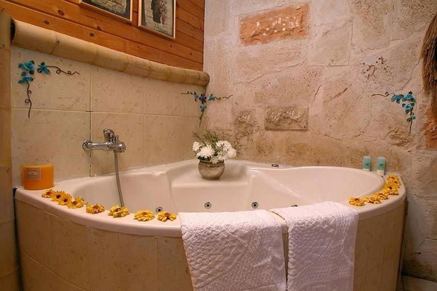 Готель ביקתפוז וקלמנטינה- מתחם בקתות וסוויטות עם ג'קוזי פרטי ובריכה משותפת Ліман Екстер'єр фото